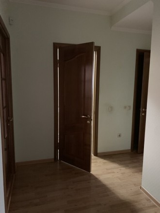 Предлагается к продаже роскошная трехкомнатная квартира в новом кирпичном доме н. Суворовский. фото 3