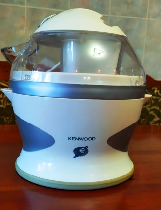 Продам б/у мороженицу Кенвуд Kenwood IM 250.. Чернігів. фото 1 Продам б/у мороженицу Кенвуд Kenwood IM 250.. Чернігів. фото 1
