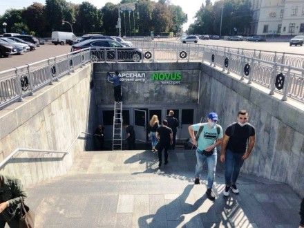 Сдам в аренду помещение в ТЦ, Квадрат. Торговые помещение в подземном переходе. . . фото 12