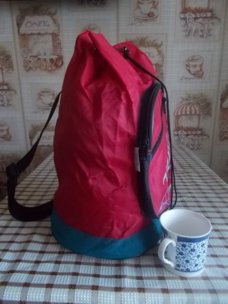Рюкзак для детей из прочного материала

Размеры

* глубина 46 см,
* диаметр. . фото 4