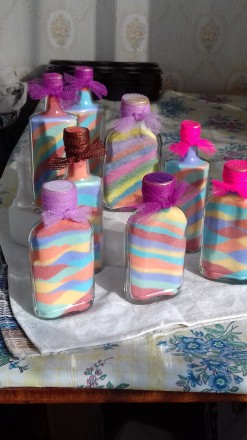 Продам декоративные бутылочки с цветным песком. Используются как сувенир или дек. . фото 3