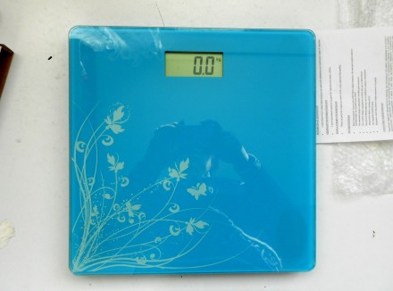 Весы электронные напольные с прочной платформой из толстого закаленного стекла.
. . фото 4