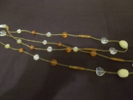 Ожерелье от Oriflame, длинна одной нитки 45 см, можно носить две вместе.

Прод. . фото 2