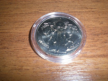 юбилейные монеты Украины 2 гривен в.12.84.д.31мм.т.100.000.год 2001.серия Вне се. . фото 2