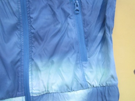 Тонкая  курточка  ветровка, р.ХS, YES or ON,  состоит из двух видов ткани- нейло. . фото 7