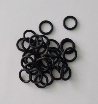 Резиновые кольца используются для уплотнения соединения заправочного устройства . . фото 4