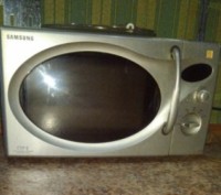 Продам на запчасти печь микроволновую Самсунг M1727R. Чернівці. фото 1 Продам на запчасти печь микроволновую Самсунг M1727R. Чернівці. фото 1