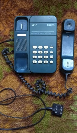 Продам зеленый телефон - 40 грн (иногда шипит).. . фото 4