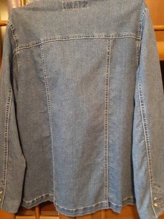 Продам женский джинсовый пиджак. Сине-серый цвет. 48-50 размер. Немного  б/у. В . . фото 3