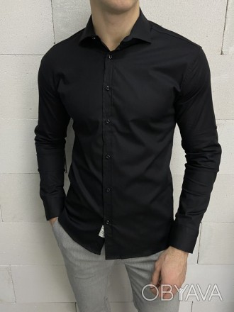 
 Классическая однотонная чёрная рубашка. Качественный пошив.
95% коттон, 5% эла. . фото 1