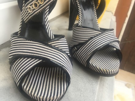 Босоножки GF Ferre. . фото 6 Продам босоножки GF Ferre, оригинал, размер 37 (длина стельки 24 см). Снаружи - . . фото 6