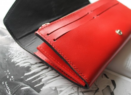 Кожаный стильный женский кошелек ручной работы
Размер: 20см × 10см × 3см.
Отделе. . фото 5