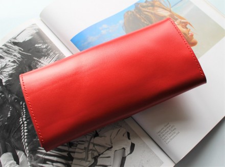 Кожаный стильный женский кошелек ручной работы
Размер: 20см × 10см × 3см.
Отделе. . фото 7