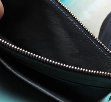 Кожаный стильный женский кошелек ручной работы
Размер: 20см × 10см × 3см.
Отделе. . фото 6