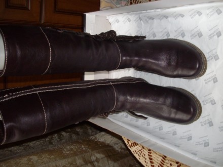 Красивые зимние кожаные сапоги .Цвет коричневые .Подойдут на 37 и 37,5 размеры.. . фото 6