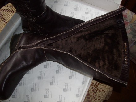 Красивые зимние кожаные сапоги .Цвет коричневые .Подойдут на 37 и 37,5 размеры.. . фото 5
