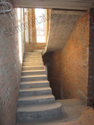 Лестницы железобетонные монолитные – любой формы и сложности.

Фото выпо. . фото 11