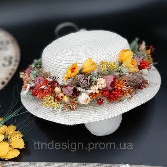 Шляпа декорирована искусствеными цветами. Урашение сьемное, можно использовать т. . фото 3