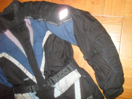 Есть также ещё несколько хороших  кожаных и текстильных мотокурток и брюк с мини. . фото 9