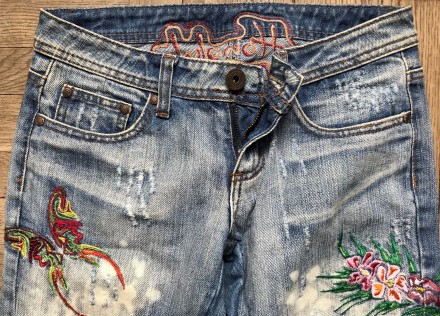 Стильные женские джинсы Amisu denim с ярким вышитым рисунком(аппликацией). Произ. . фото 3