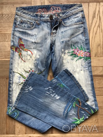 Стильные женские джинсы Amisu denim с ярким вышитым рисунком(аппликацией). Произ. . фото 1