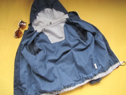Куртка  ветровка  р.122, на 7-9 лет, Германия.
Цвет - синий , отделочная ткань . . фото 3