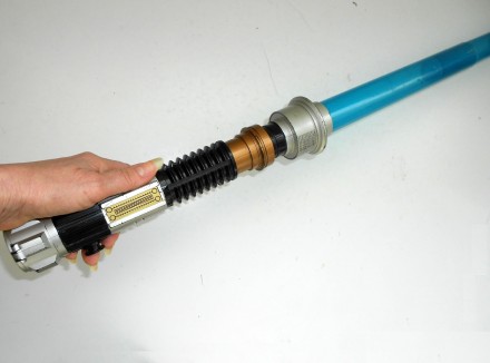 Большой пластиковый раскладной синий световой меч джедая Hasbro Star Wars   Длин. . фото 8