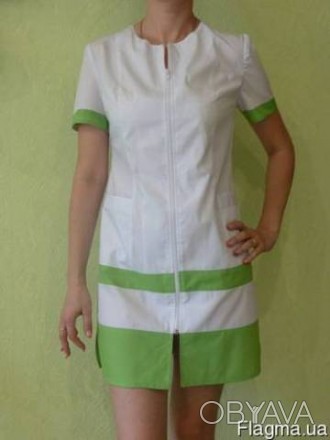 Халат медицинский женский выполненный с легкой практичной ткани белого цвета с ц. . фото 1