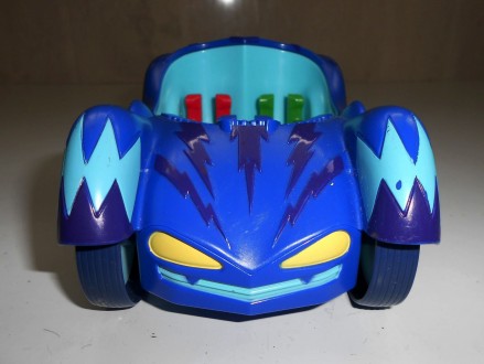 Яркая пластиковая гоночная машина супергероя Пи Джей Кетбоя Just Play  из мультс. . фото 7