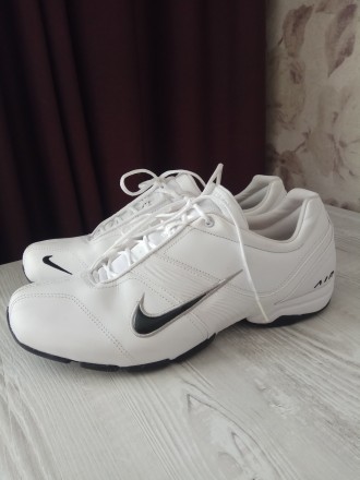 Продам кроссовки Nike TOUKOL очень лёгкая и удобная обувь звоните договоримся.. . фото 2