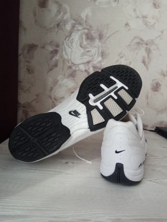Продам кроссовки Nike TOUKOL очень лёгкая и удобная обувь звоните договоримся.. . фото 3