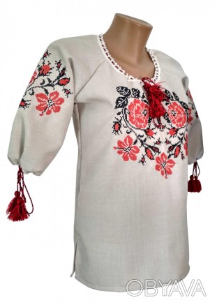 Изысканная женская вышиванка с цветочным орнаментом
Женская вышитая рубашка с тр. . фото 1