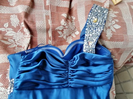Синее концертное платье, р 38-40, лиф на одно плечо, расшит серебряными пайеткам. . фото 4
