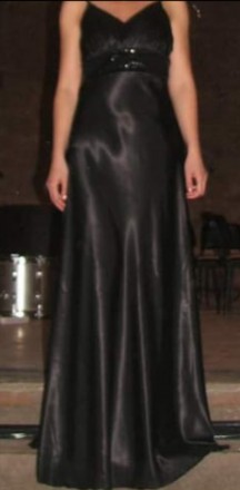 Чёрное концертное платье из атласа, лиф расшит пайетками. Размер 38-40, цена 150. . фото 2
