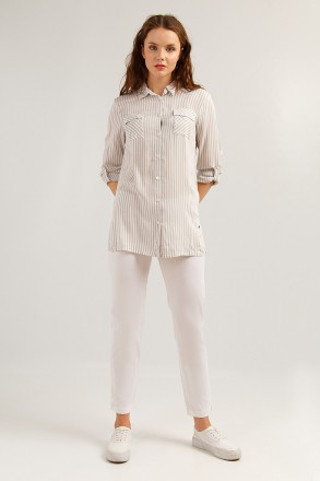 Легкая стильная женская блуза свободного кроя, застегивается на пуговицы. Подход. . фото 5
