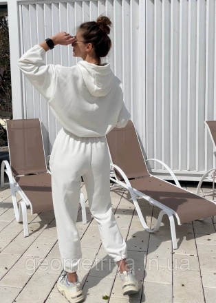 
Демисезонный белый спортивный костюм
Производитель костюмов, который проверен г. . фото 8