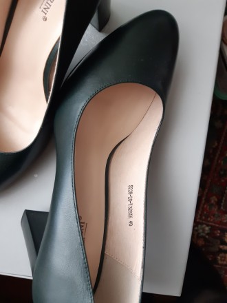 Классические туфли Blizzarini изготовлены из натуральной кожи черно-зеленого цве. . фото 4