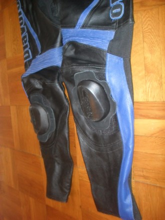 Есть также ещё несколько хороших  кожаных и текстильных мотокурток и брюк с мини. . фото 8