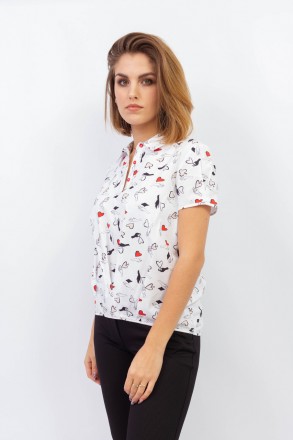 
Легкая блузка от турецкой фабрики Perzoni. Цвет блузки белый с абстрактным прин. . фото 3