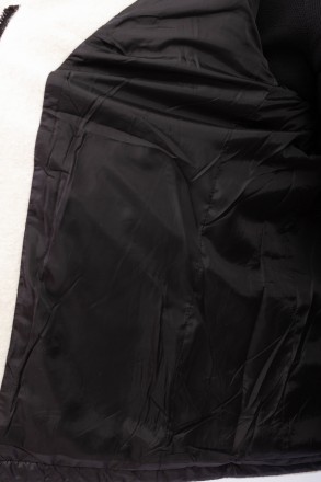 
Укороченная демисезонная куртка от Qarlevar черного цвета с белой вставкой. Кур. . фото 7