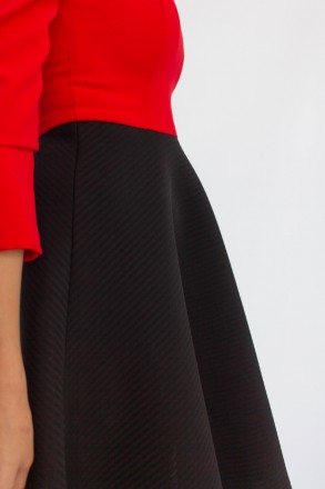 
Стильное платье Miss Nupel черная юбка и красный верх. Ткань плотная, верх немн. . фото 6