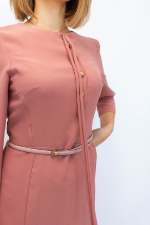 
Оригинальное платье Merada розового цвета, производство Турция. Крой приталенны. . фото 6