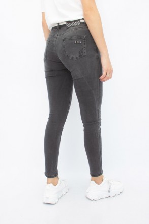 
Прикольные женские джинсы черного цвета, производство Турция. Покрой зауженный,. . фото 7