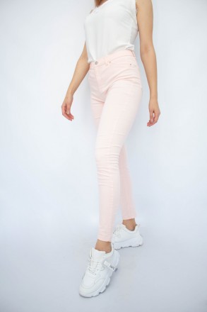 
Прикольные женские джинсы розового цвета, производство Турция. Покрой зауженный. . фото 2
