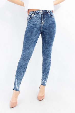 
Прикольные женские джинсы, производство Турция. Покрой зауженный, ткань плотная. . фото 2