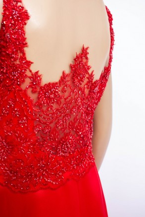 
Нарядное платье красного цвета с камнями на груди и спине, производство Турция.. . фото 4