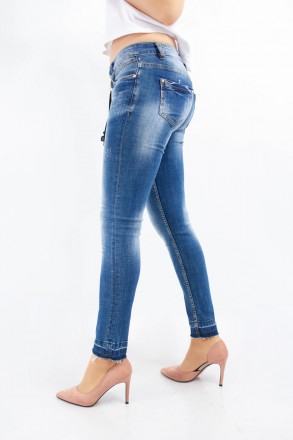 
Классические женские джинсы, производитель Lolo Blues. Покрой зауженный, ткань . . фото 3