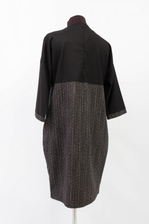 
Оригинальное платье New Perla черно-серого цвета с надписью из камней в районе . . фото 5