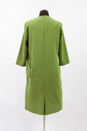 
Оригинальное платье EF оливкового цвета с вышитым узором на левом боку, произво. . фото 4