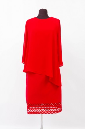 
Оригинальное платье Lazzuri красного цвета с перфорацией на юбке, производство . . фото 2